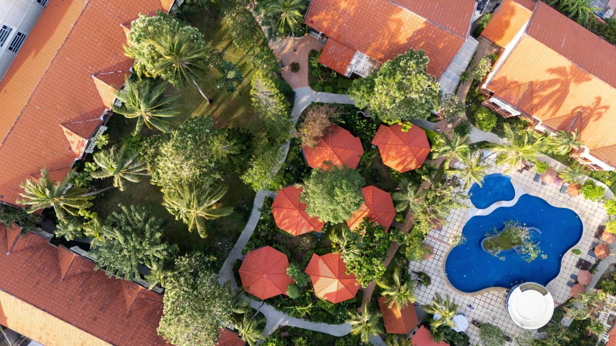 Phuket Leelavadee Hua Ting Resort Patong Extérieur photo
